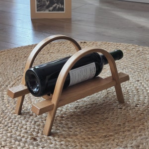 Countertop display Wine Extrovert, Free-standing wine bottle holder, Wine Decoration, Elegant Wine Gift, Oak Wine Display, Wine Cellar Décor zdjęcie 1