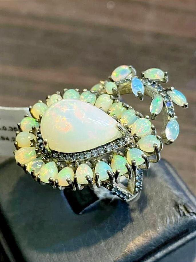 A gorgeous amazing large diamond ring "Milky Way"