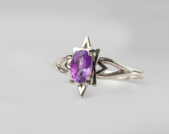 Amethyst Ring/Purple Stone Ring/Small Promise Ring/Tiny Silver Ring/Birthstone Ring/Tiny Engagement Ring/Minimalist Ring/Purple Amethyst/