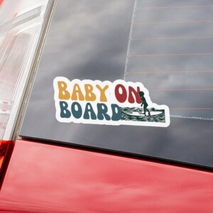 Naklejka na okno Surfing Baby On Board na prezent na baby shower dla mamy dziecka na pokładzie dla współpracowników prezenty na Boże Narodzenie biały eleph