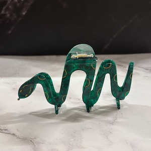 Cleopatra Green Snake Hair Claw | Asp Cobra Shaped Graphic Creative Spooky Gothic Claw Clip in Velvet Travel Bag