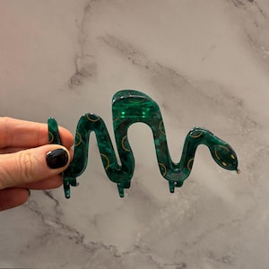 Cleopatra Green Snake Hair Claw | Asp Cobra Shaped Graphic Creative Spooky Gothic Claw Clip in Velvet Travel Bag image 5