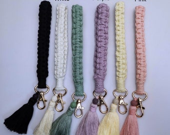 Personalized Macrame Tassels Name Keychain,Macrame Wristlet for Mom,Handmade Keychain for Mothers Day Gifts,Macrame Keying for Birthday Gift