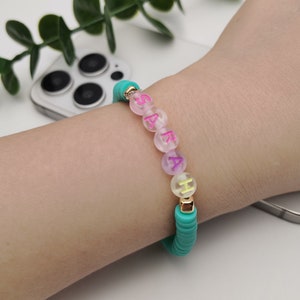 Bracelet de perles personnalisé prénom, bracelet de perles avec lettre, bracelet de perles prénom, bracelet maman et moi, prénom personnalisé de perles, cadeau pour maman image 1