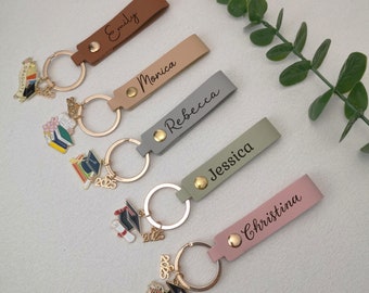 Personalized Name Leather Graduation Keychain,Graduation Gift,2025 Class Keychain,Wristlet Keychain Gift for Her, Colloege Graduation Gift