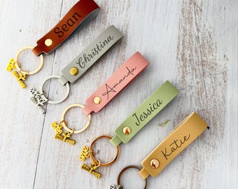 Personalized Name Leather Graduation Keychain,Graduation Gift,2026 Class Keychain,Wristlet Keychain Gift for Her, Colloege Graduation Gift