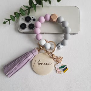 Personalized Silicone Graduation Keychain,Graduation Gift,2025 Class Keychain,Wristlet Keychain Gift for Her, Colloege Graduation Gift