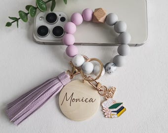 Personalized Silicone Graduation Keychain,Graduation Gift,2025 Class Keychain,Wristlet Keychain Gift for Her, Colloege Graduation Gift