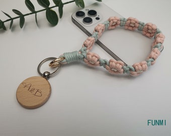 Personalized Macrame Keychain,Macrame Wristlet,Macrame keying,Spring Flower Keyring,Macrame Boho Keychain,Mothers Day Gifts,Gift for Mom