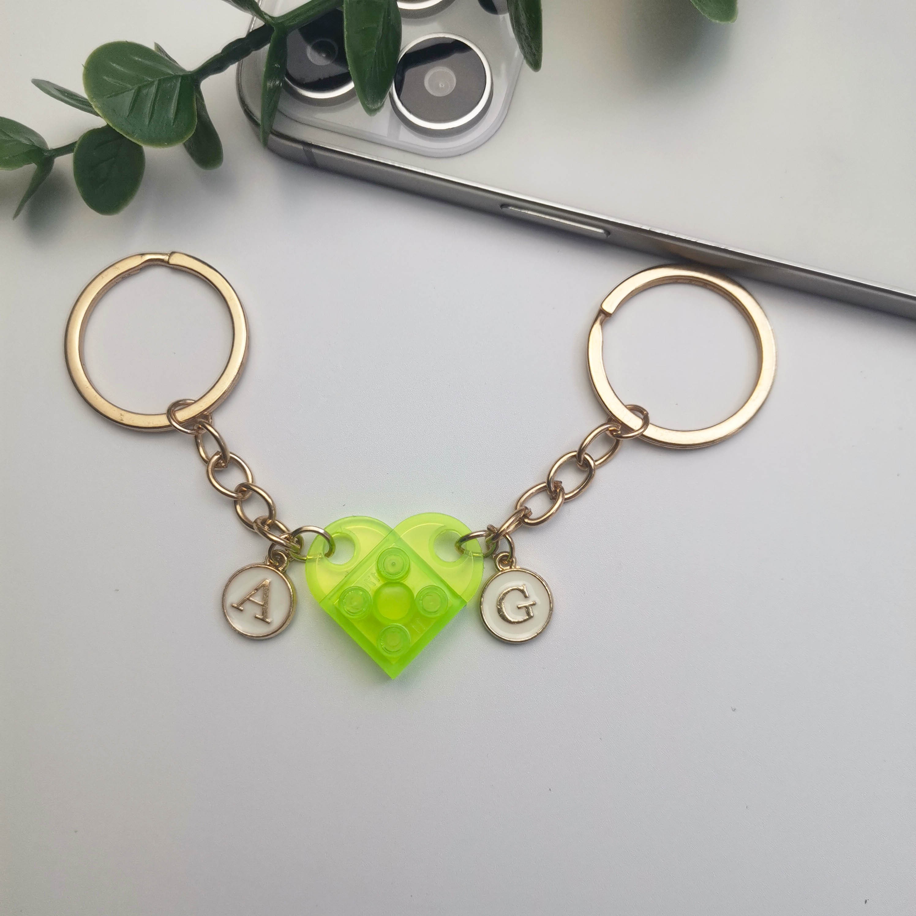 Personalisiertes Herz-Schlüsselanhänger-Set mit Initiale, Herz-Schlüsselanhänger-Set mit Initiale, Jubiläumsgeschenk, Geburtstagsgeschenk, passender Paar-Schlüsselanhänger