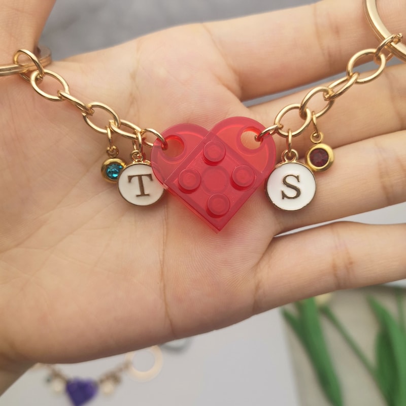 Personalisiertes Herz-Schlüsselanhänger-Set mit Initiale, Herz-Schlüsselanhänger-Set mit Initiale, Jubiläumsgeschenk, Geburtstagsgeschenk, passender Paar-Schlüsselanhänger