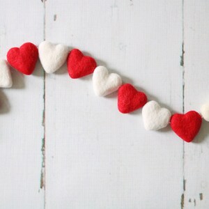 Felt Heart Garland, Felt Ball Garland, Felt Shape Garland, Heart Garland, Felt Heart, Valentine&#39;s Day Garland, Mantle Decor, Valentine Decor