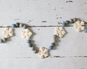 Snowflake Felt Holiday Garland, Snowflake Garland, Snowflake Decor, Felt Snowflake, Winter Garland, Tier Tray Decor, Blue and Silver Garland