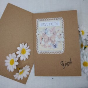 Tarjeta kraft hecha a mano, TEN FE, con sobre, en blanco por dentro.