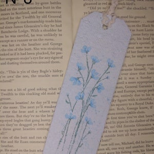 Handmade bookmark, recycled paper, handpainted with watercolours N°8