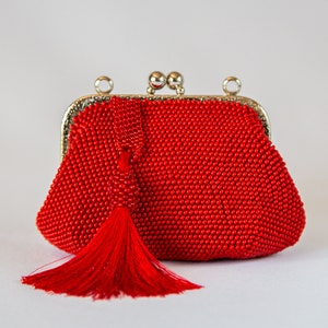 Pequeña bolsa de maquillaje con cuentas rojas y borla roja, linda bolsa para monedas, billetera con llavero, mini bolsa para dinero, bolsa para medicamentos, linda billetera con llavero mini