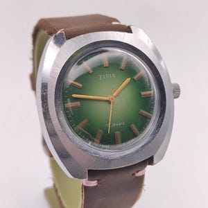 Vintage WATCH USSR Zaria Green Dial Very Rare Wristwatch 17 Jewels 2009G Men