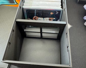 Caja de almacenamiento de tarjetas a granel con capacidad para 350 tarjetas (solo sin funda y con funda), con separador, impresa en 3D.
