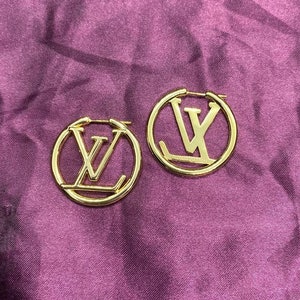 ZAR Styles - LV Logo Hoop Earrings ☀️ Stay stylin' with