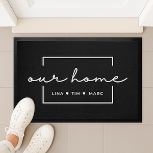 Gepersonaliseerde zwarte deurmat | Ons Huis | Deurmat voor stellen, housewarming cadeau | Huwelijkscadeau | Deurmat met naam, gepersonaliseerde voordeur