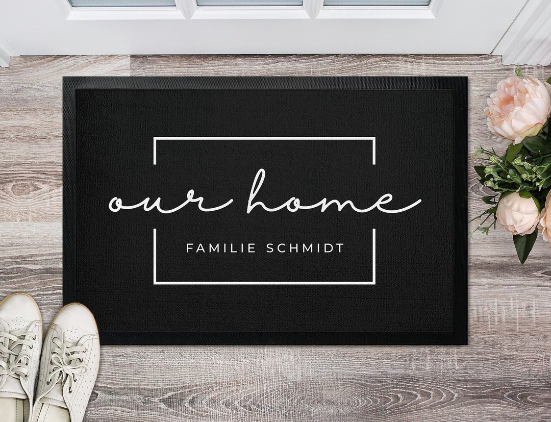 Wanapix | Felpudo Personalizado Con Nombres | Felpudos Originales Para La Entrada De Casa | Base Antideslizante | Fibras De Coco Natural | 70 X 40 Cm | Familia + 1 Hijo