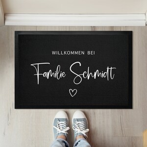 Türmatte Herzlich Willkommen | Indoor Türmatte schwarz mit Namen, Vornamen oder Spruch | Türmatte Geschenk persönlich mit Anfangsbuchstaben