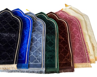 Personalized prayer rug, triangular shape