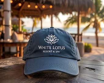 Brodé The Lotus Resort & Spa Bonnet brodé teint en pigment, Bonnet papa tendance, The Lotus Resort