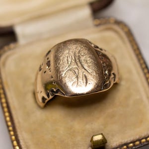 Antique Edwardian 10k Gold Signet Ring｜Beautifully Worn JR Wood & Sons (Early Artcarved) Gold Ring｜Classic Heirloom Jewelry - Size 8.5 US