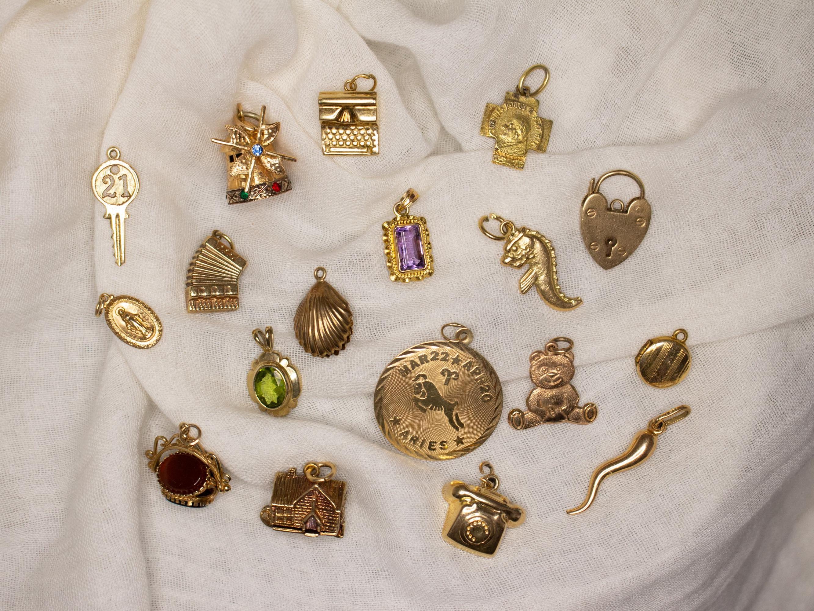 Pre owned gold charms deals
