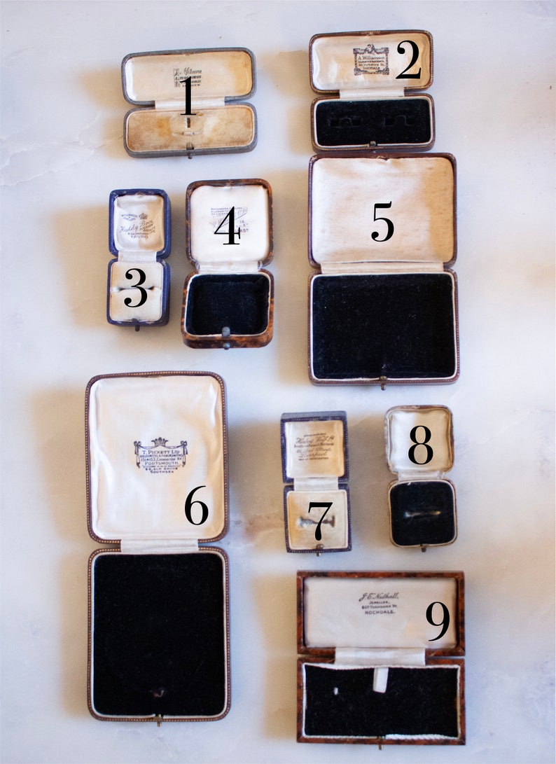 Antique Jewelry Display Boxes vintage Clamshell Ring Presentation Box