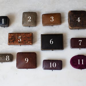 Antique Jewelry Display Boxes ｜Vintage Clamshell Ring Presentation Box