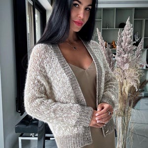 Chic cardigan knitting pattern Top down women&#39;s cardigan tutorial Open front sweater pattern Deep V-neck elegantly cardigan