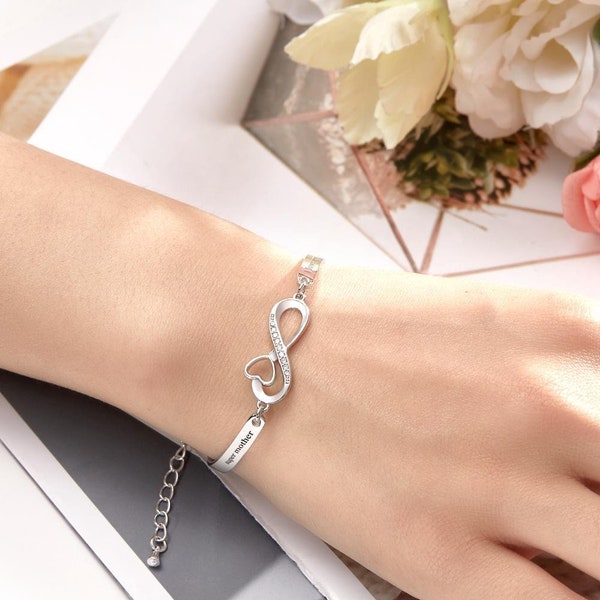 Bracelet infini personnalisé gravé en argent Bracelet infini personnalisé cadeau pour elle Bracelet personnalisé cadeau pour femme cadeau d'anniversaire pour maman