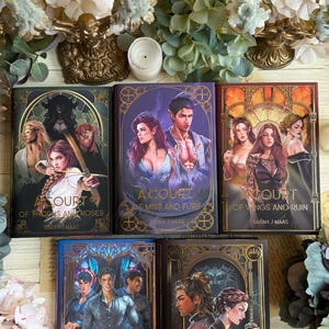 Sammetsomslag - En gård av törnen och rosor (amerikansk inbunden)