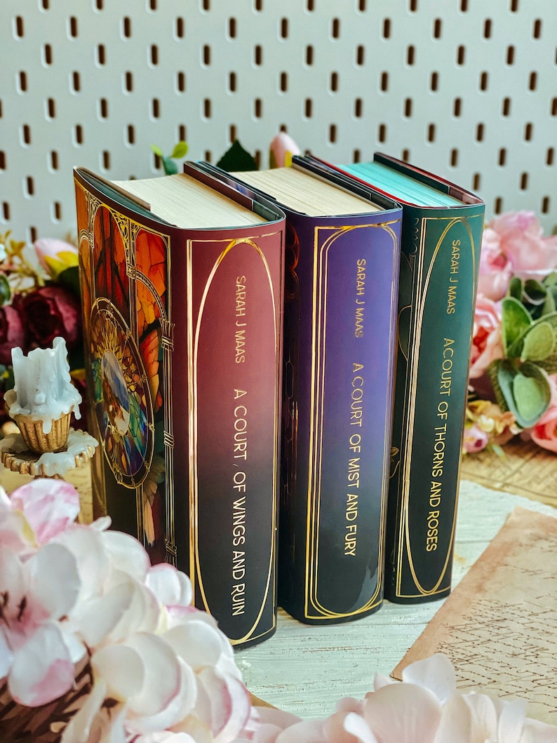 Set of 3 dust jackets A Court of Thorns and Roses, A Court of Mist and Fury, A Court of Wings and Ruin Sarah J. Maas OFFICIALLY LICENSED image 2