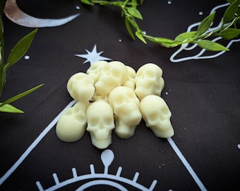 Magical Juno | Mini Skulls soy wax melts goth halloween cute horror anatomy tarot vegan