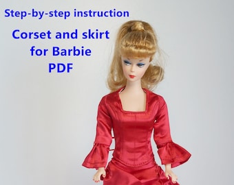 Op de afbeelding: Een rode satijnen corset en rok outfit voor een Barbiepop. De outfit heeft een vierkante halslijn en lange mouwen met ruches. De rok heeft meerdere lagen ruches en een lange sleep. De tekst "Step-by-step instruction Corset and skirt for Barbie PDF" staat bovenaan de afbeelding.