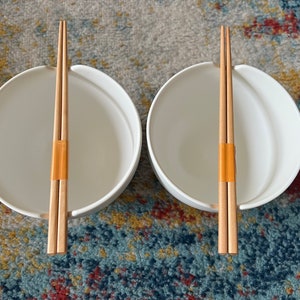 Ceramic Ramen bowl set of 2 | Pho, soup, noodle bowls with wooden chopsticks | Microwave & dishwasher safe | 20 OZ