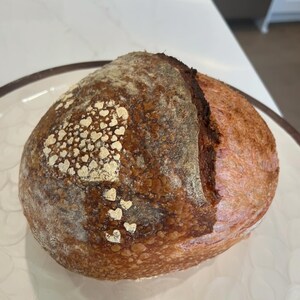 Walentynkowy różowy chleb na zakwasie