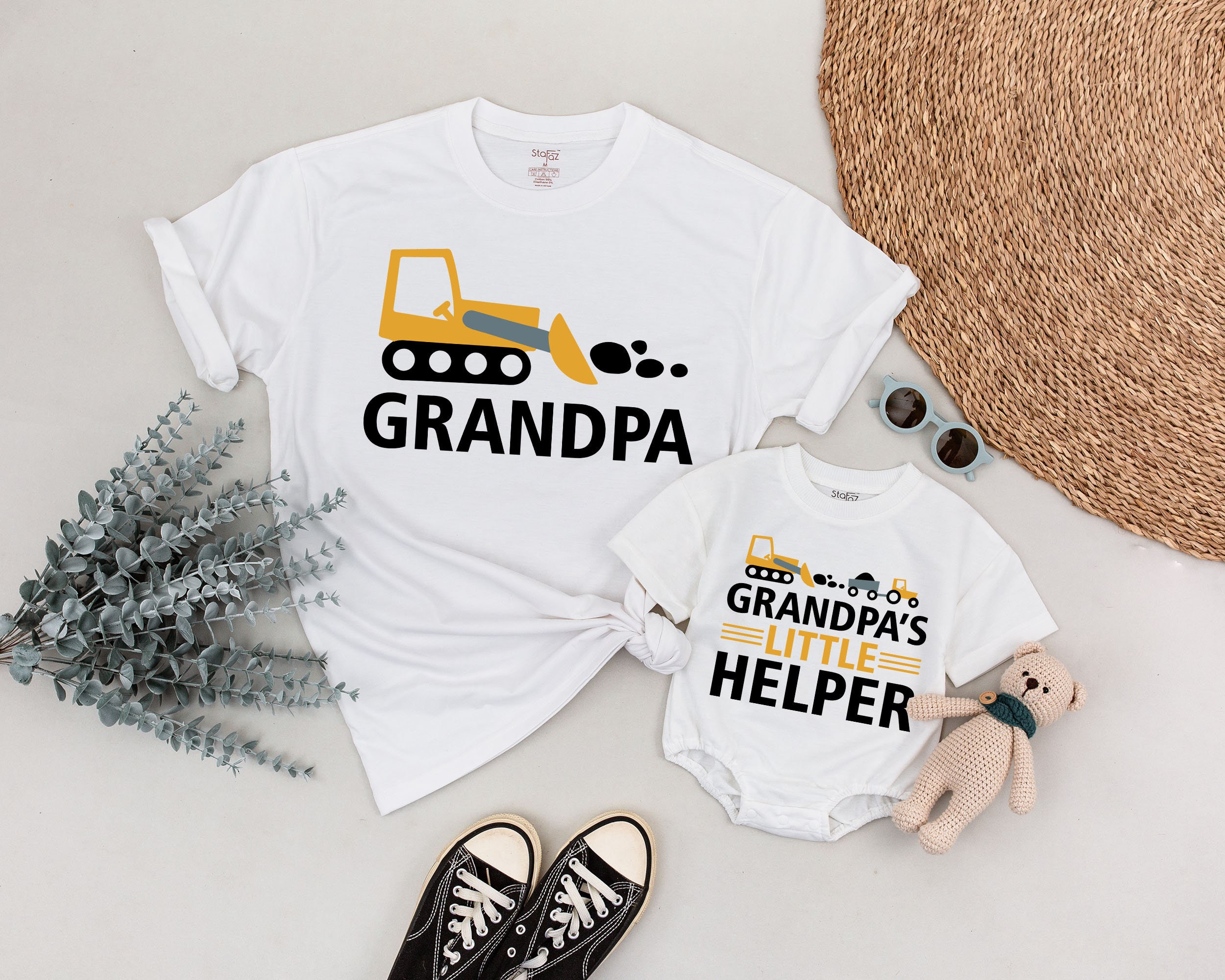 Inktastic "Papa's Little Helper" Toddler T-Shirt - Cute Grandpa Gift Shirt