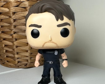 Firefighter Eddie Diaz from Station 118 inspired by 9-1-1 - Vinyl Pop / Figurine
