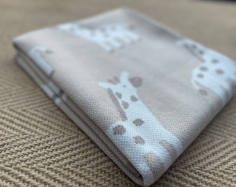 BESTSELLER - Beautiful 100% Cotton Giraffe Baby Blanket