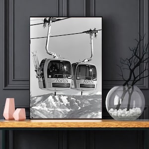 Druk Aspen, Druk wyciągu narciarskiego, Sztuka ścienna retro Apres Ski, Chatka narciarska w stylu vintage, Sztuka baru w stylu vintage, Sztuka ścienna zimowa, Czarno-białe wydruki