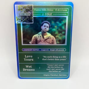 J Cole (Forest Hill Dr) Holografische, zweiseitige Sammelkarte mit hochwertiger Schutzhülle