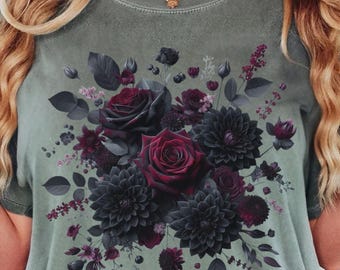 Dunkelrotes Rosenstrauß T-Shirt |, Gothic Blumenmuster