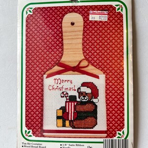Vintage Christmas Cross Stitch Kit Teddy Bear Bread Board Mount | The New Berlin Co 30601 | 18ct Evenweave Sealed Kit