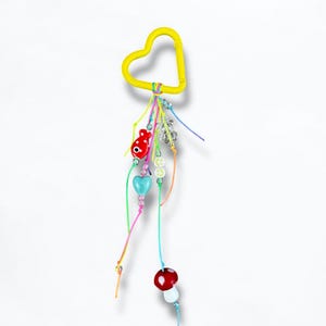 Dije de corazón colorido para bolso, bonito accesorio de cuentas para bolso, colgante para bolso, llavero kawaii, regalo para mujeres y niñas, dije para mochila.