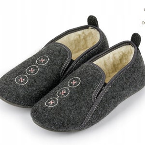 Huisgemaakte zwarte vilten Highlanders mocassins pantoffels voor dames Warme, hoogwaardige lakpantoffels voor dames