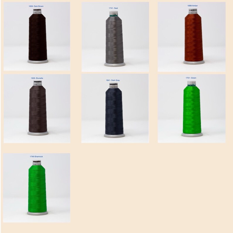 Puede incluir: Seis carretes de hilo en varios colores, incluyendo marr&oacute;n oscuro, sello, &aacute;mbar, metalizado, gris oscuro y verde. Cada carrete tiene una etiqueta con un n&uacute;mero y el nombre del color.